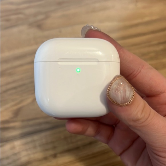 AIRPODS PRO - Picture 3 of 5